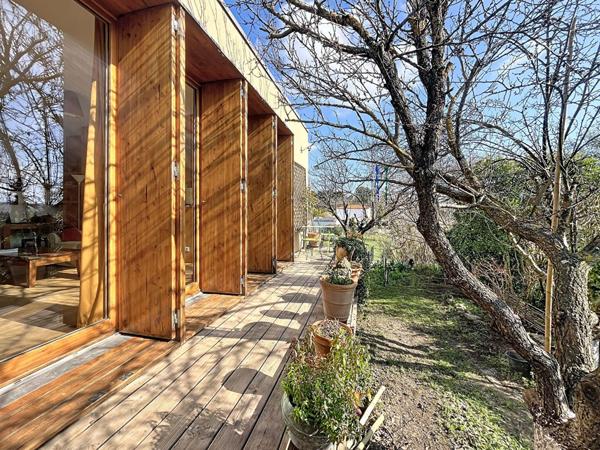 Meyreuil - Maison bioclimatique - plain-pied - 5 pièces - 106 m2 - garage - dépendance