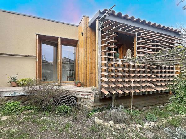 Meyreuil - Maison bioclimatique - plain-pied - 5 pièces - 106 m2 - garage - dépendance