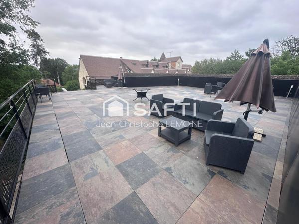 Villa de 2200 m2,9 ha d'étang et foret.