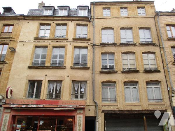 Ensemble immobilier à usage mixte