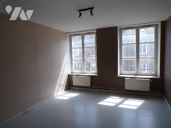 Ensemble immobilier à usage mixte