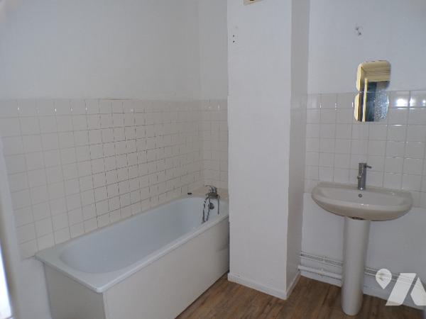 Ensemble immobilier à usage mixte