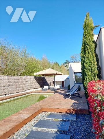 A VENDRE - BETTON (35) Maison de 198 m² + piscine + garage.
Maison moderne de 2013, avec 198 m...