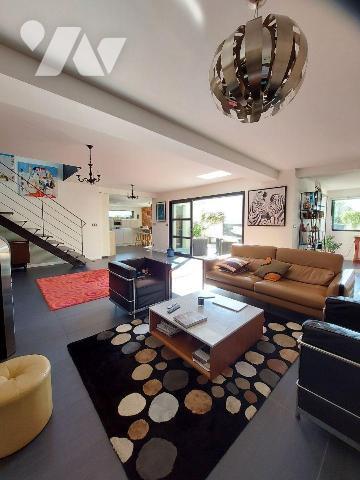 A VENDRE - BETTON (35) Maison de 198 m² + piscine + garage.
Maison moderne de 2013, avec 198 m...