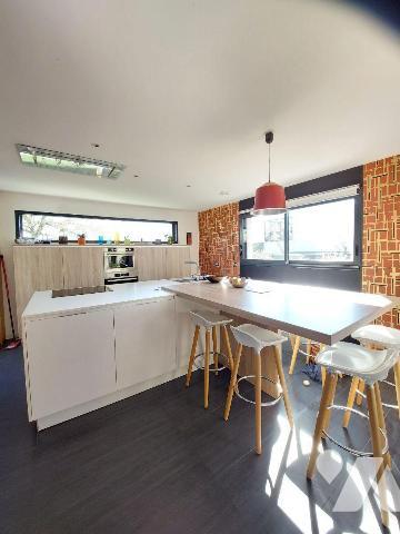 A VENDRE - BETTON (35) Maison de 198 m² + piscine + garage.
Maison moderne de 2013, avec 198 m...