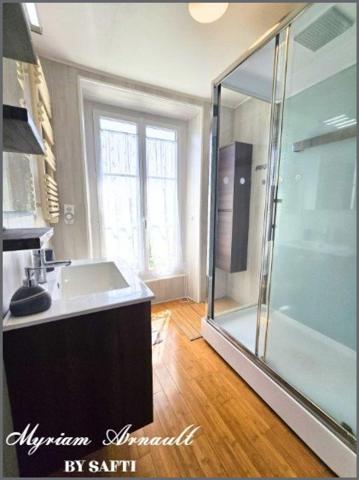 Grande maison en pierre 4 chambres avec dépendance