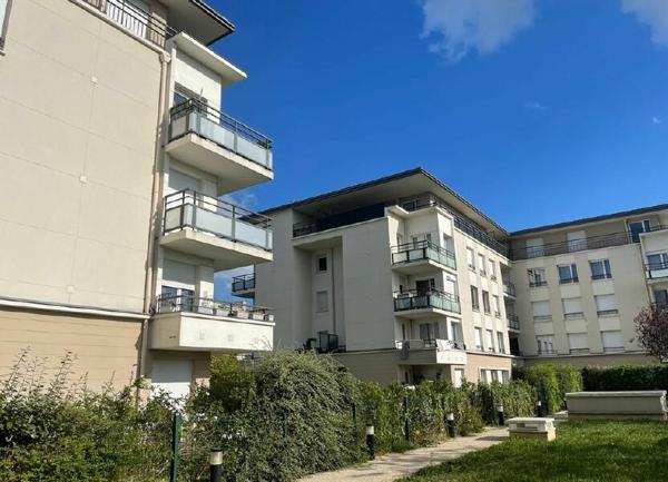Appartement à vendre    4 pièces • 84,35 m2 Dammarie-les-Lys