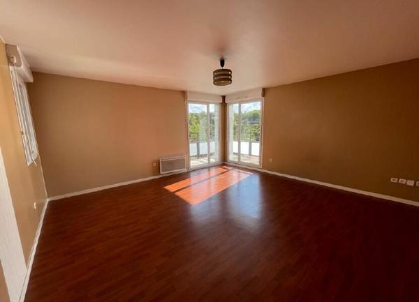 Appartement à vendre    4 pièces • 84,35 m2 Dammarie-les-Lys