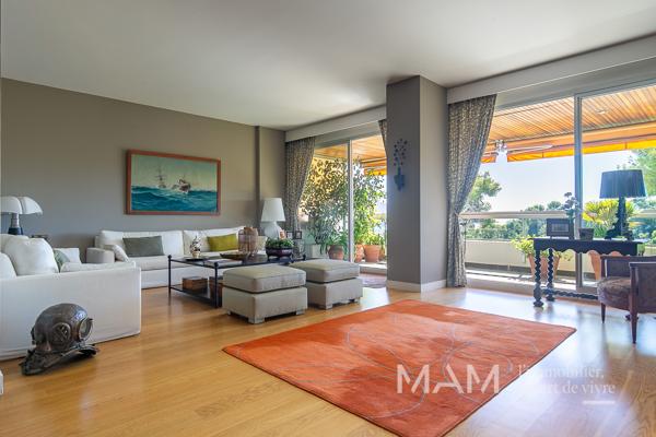 T4/5 de PRESTIGE "CARRÉ d'OR" 13008 - 2 TERRASSES - VUE MER dans un ÉCRIN de NATURE PRÉSERVÉE.