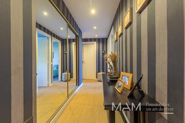 T4/5 de PRESTIGE "CARRÉ d'OR" 13008 - 2 TERRASSES - VUE MER dans un ÉCRIN de NATURE PRÉSERVÉE.