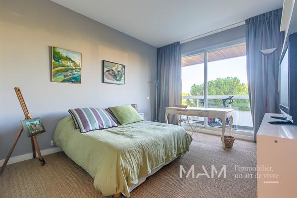 T4/5 de PRESTIGE "CARRÉ d'OR" 13008 - 2 TERRASSES - VUE MER dans un ÉCRIN de NATURE PRÉSERVÉE.
