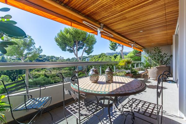 T4/5 de PRESTIGE "CARRÉ d'OR" 13008 - 2 TERRASSES - VUE MER dans un ÉCRIN de NATURE PRÉSERVÉE.