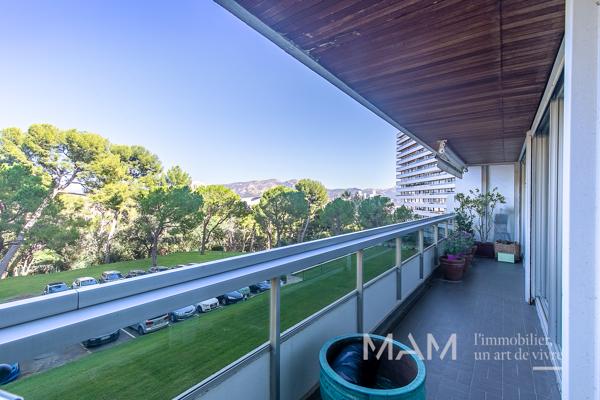 T4/5 de PRESTIGE "CARRÉ d'OR" 13008 - 2 TERRASSES - VUE MER dans un ÉCRIN de NATURE PRÉSERVÉE.