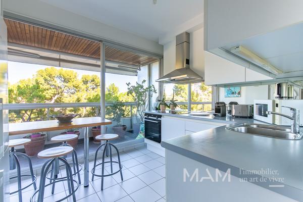 T4/5 de PRESTIGE "CARRÉ d'OR" 13008 - 2 TERRASSES - VUE MER dans un ÉCRIN de NATURE PRÉSERVÉE.