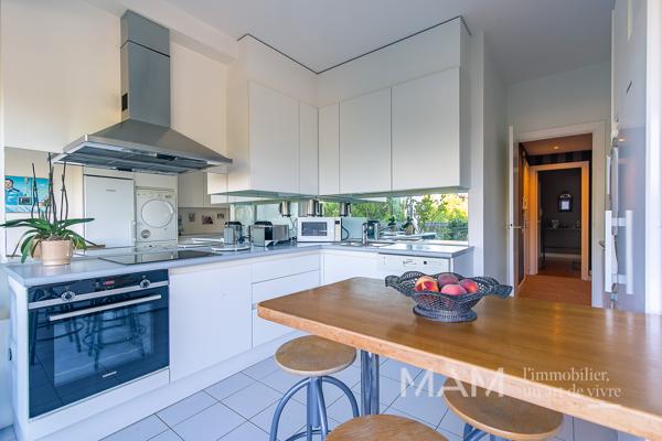 T4/5 de PRESTIGE "CARRÉ d'OR" 13008 - 2 TERRASSES - VUE MER dans un ÉCRIN de NATURE PRÉSERVÉE.