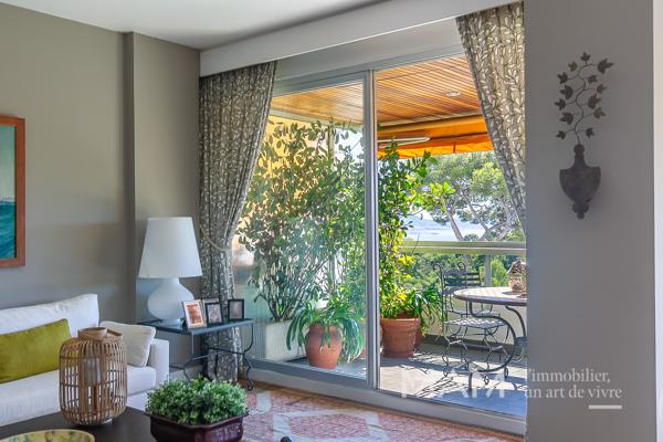 T4/5 de PRESTIGE "CARRÉ d'OR" 13008 - 2 TERRASSES - VUE MER dans un ÉCRIN de NATURE PRÉSERVÉE.