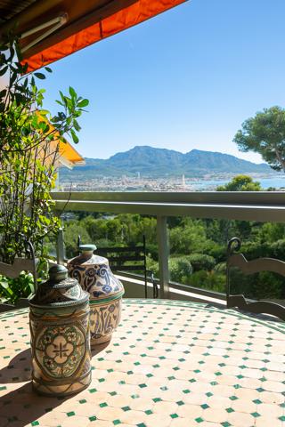 T4/5 de PRESTIGE "CARRÉ d'OR" 13008 - 2 TERRASSES - VUE MER dans un ÉCRIN de NATURE PRÉSERVÉE.