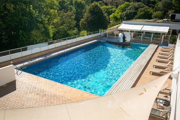 T4/5 de PRESTIGE "CARRÉ d'OR" 13008 - 2 TERRASSES - VUE MER dans un ÉCRIN de NATURE PRÉSERVÉE.