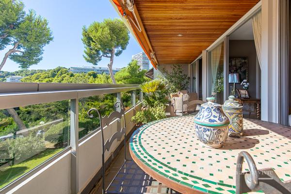 T4/5 de PRESTIGE "CARRÉ d'OR" 13008 - 2 TERRASSES - VUE MER dans un ÉCRIN de NATURE PRÉSERVÉE.