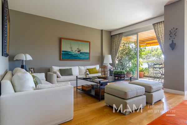 T4/5 de PRESTIGE "CARRÉ d'OR" 13008 - 2 TERRASSES - VUE MER dans un ÉCRIN de NATURE PRÉSERVÉE.