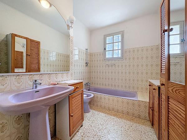 Maison Orange d'environ 121m²