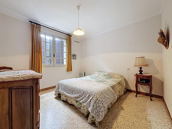 Maison Orange d'environ 121m²