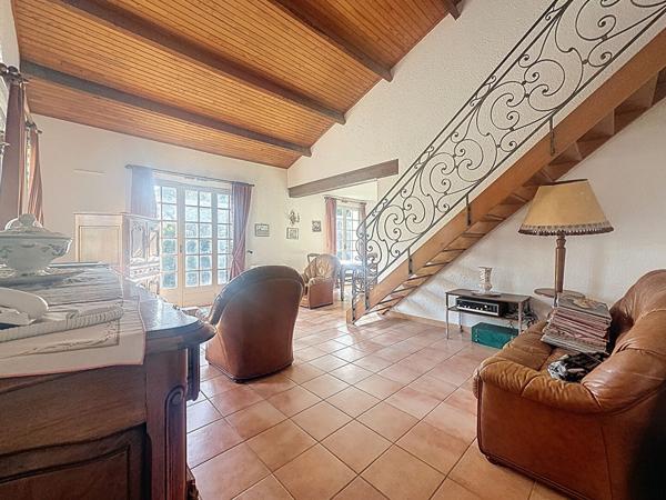 Maison Orange d'environ 121m²