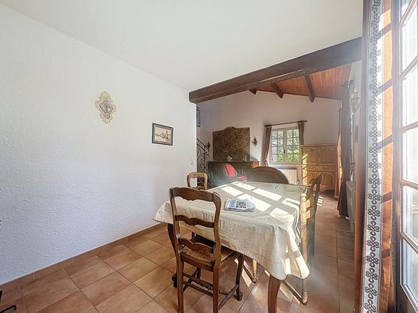 Maison Orange d'environ 121m²