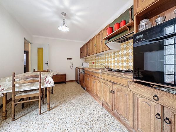 Maison Orange d'environ 121m²