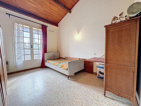 Maison Orange d'environ 121m²