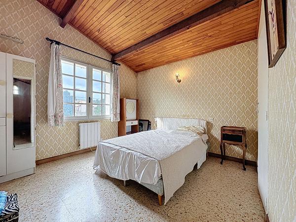 Maison Orange d'environ 121m²