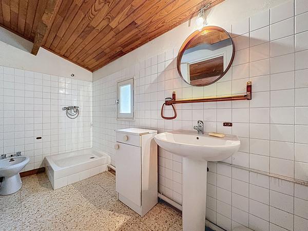 Maison Orange d'environ 121m²