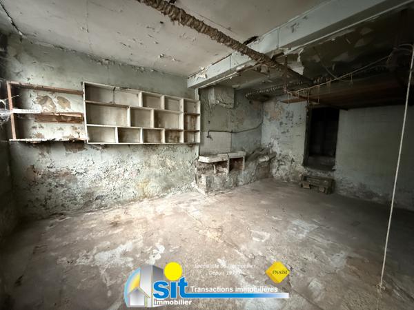IMMEUBLE À RÉNOVER ENTIÈREMENT - IDÉAL INVESTISSEUR