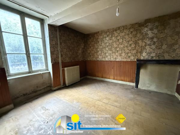 IMMEUBLE À RÉNOVER ENTIÈREMENT - IDÉAL INVESTISSEUR