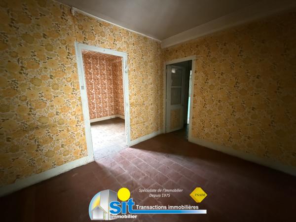 IMMEUBLE À RÉNOVER ENTIÈREMENT - IDÉAL INVESTISSEUR