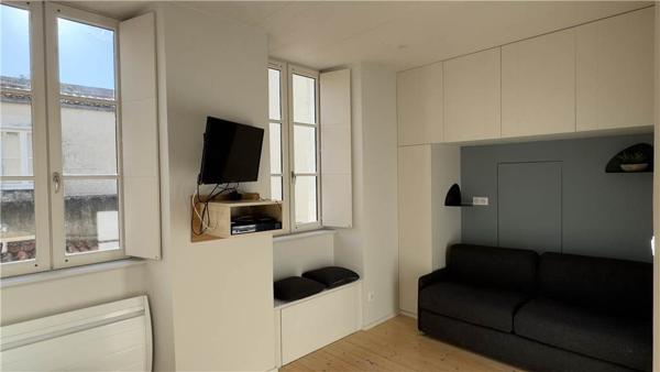 Studio meublé à l’année