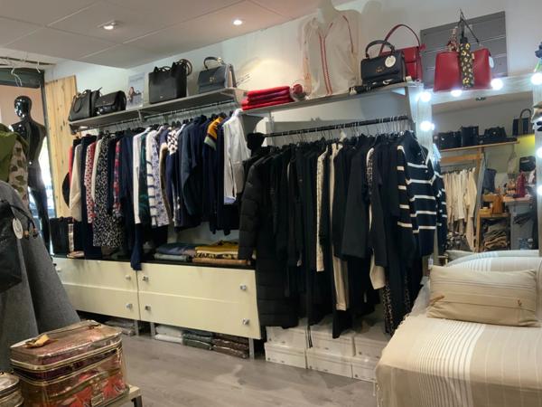 Fonds de commerce pret a porter à vendre proche de grasse centre village