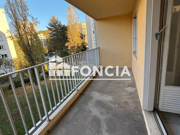 Location Appartement 3 pièces 71.3 m² - 177-183 RUE JOLIOT CURIE Lyon 69005