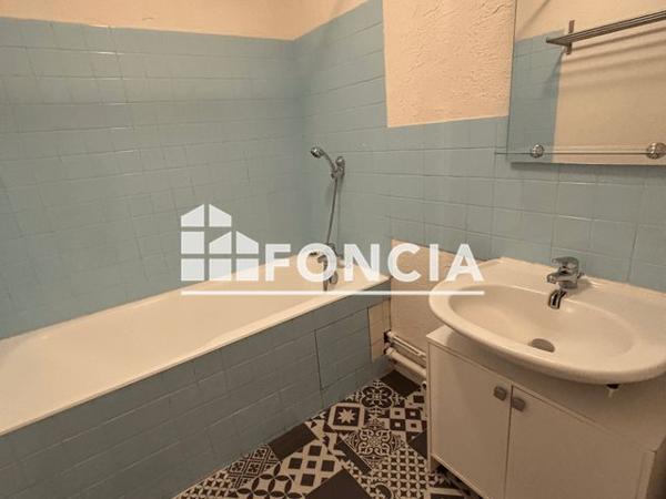 Location Appartement 3 pièces 71.3 m² - 177-183 RUE JOLIOT CURIE Lyon 69005