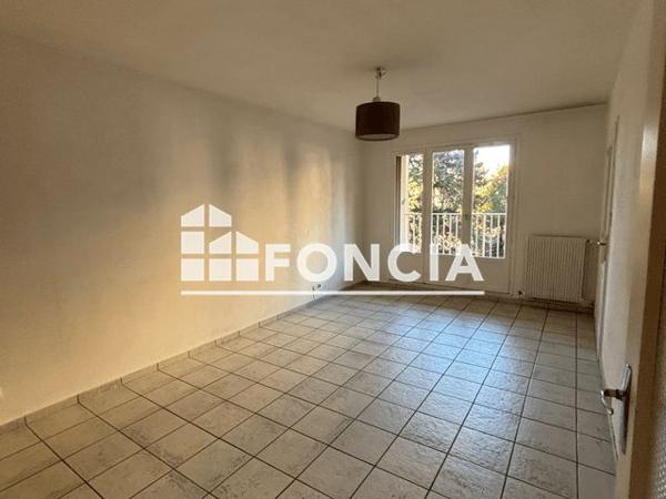 Location Appartement 3 pièces 71.3 m² - 177-183 RUE JOLIOT CURIE Lyon 69005