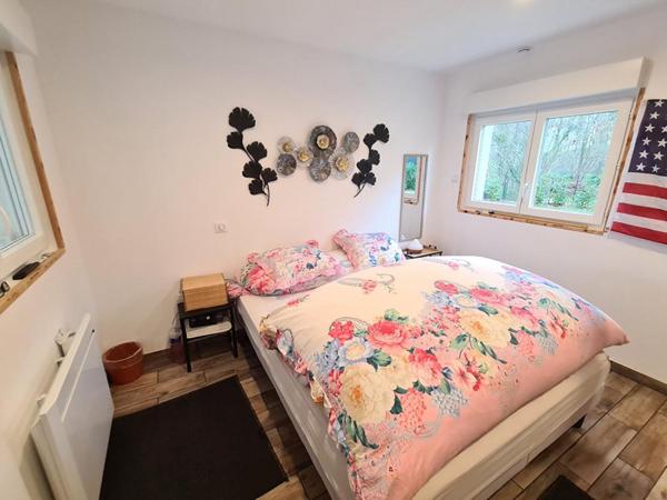 Proche Gaillon à Venables - Au calme dans un très bel environnement  - Maison récente de plain pied sans travaux  avec dépendance sur 1.250 m2 de terrain plat - Prix : 243.500