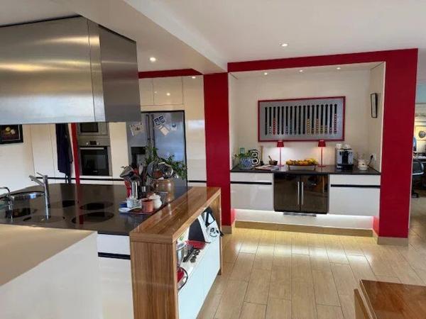 Vente Maison 6 pièces 147 m2 à Saint-Christophe-Vallon