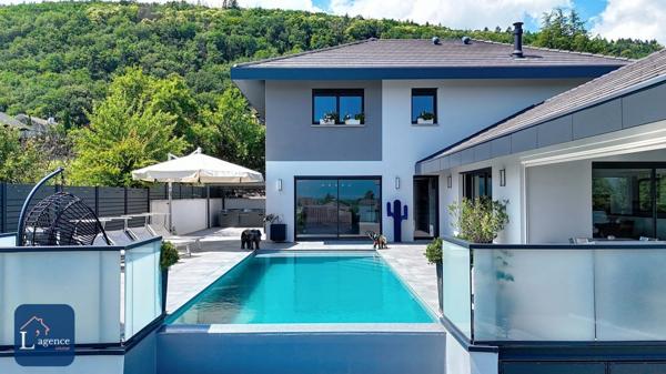 Villa de Standing 303 m2 Piscine à Débordement Vue Mont Blanc Secteur Recherché En Fond D'impasse Au Calme Absolu Divonne-les-Bains 01220