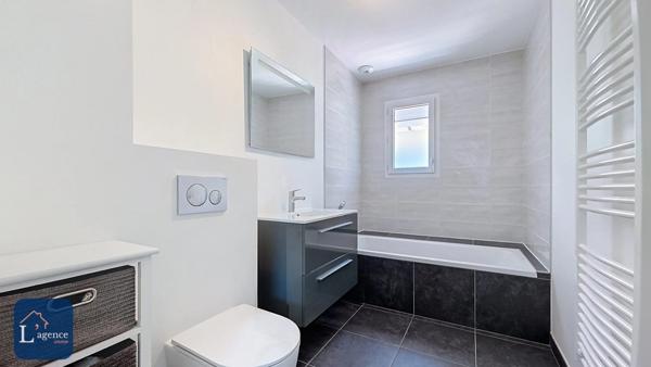 Villa de Standing 303 m2 Piscine à Débordement Vue Mont Blanc Secteur Recherché En Fond D'impasse Au Calme Absolu Divonne-les-Bains 01220