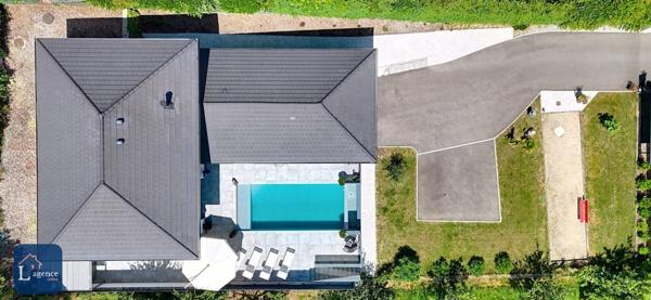 Villa de Standing 303 m2 Piscine à Débordement Vue Mont Blanc Secteur Recherché En Fond D'impasse Au Calme Absolu Divonne-les-Bains 01220