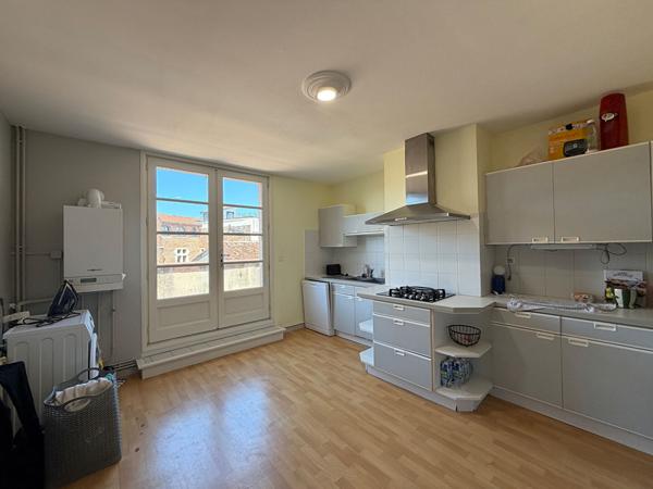 APPARTEMENT T3 - PLACE DU PALAIS