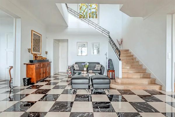 Maison Belle Époque avec piscine et vue mer