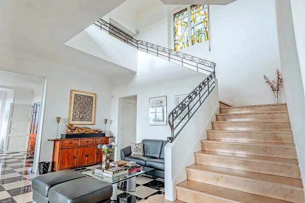 Maison Belle Époque avec piscine et vue mer