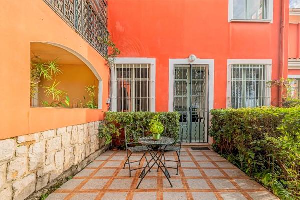 Maison Belle Époque avec piscine et vue mer