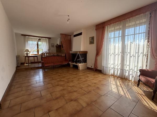 EXCLUSIVITÉ // STE MARIE AUX CHENES // APPARTEMENT À RÉNOVER // 78,5 M2 // 2 CHAMBRES // CAVE